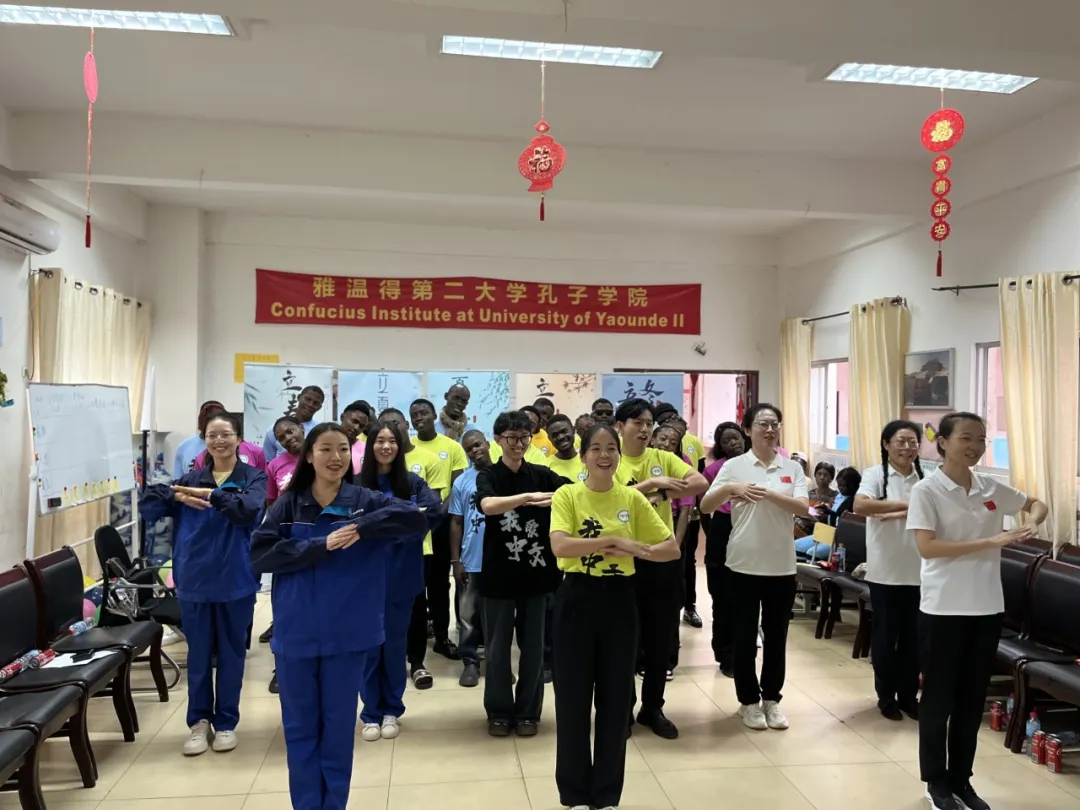 马来西亚拉曼大学孔子学院联合举办曼绒南华独立中学中医文化班研学活动.webp 图片