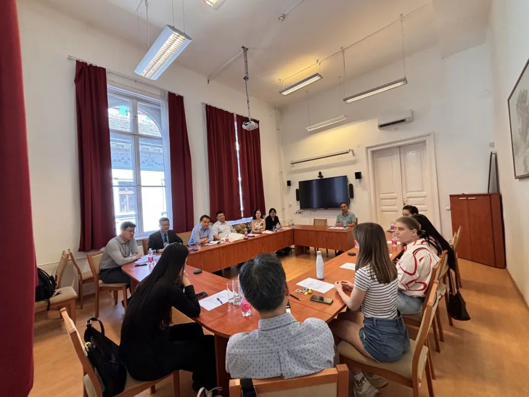 印度尼西亚巴陵康孔子学院举办中印尼大学生文化交流活动2.webp 图片