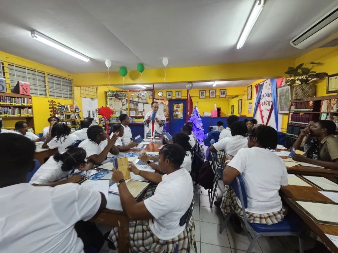 英国德蒙福特大学孔子学院举办第四届莱斯特中国电影节开幕式2.png 图片