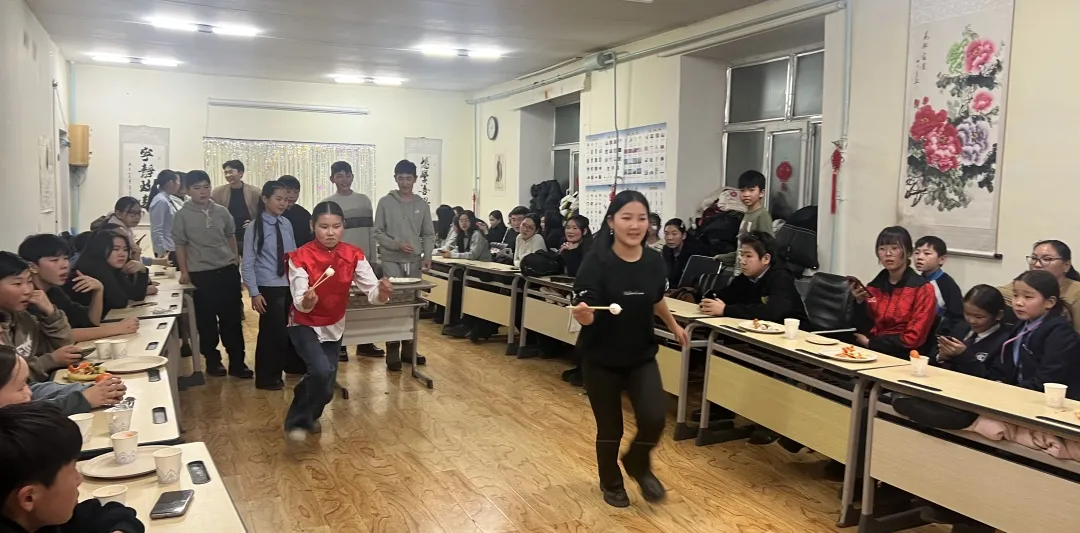 蒙古国立大学西部分校孔子学院举办“青春遇上中国年”春节文化体验活动 图片