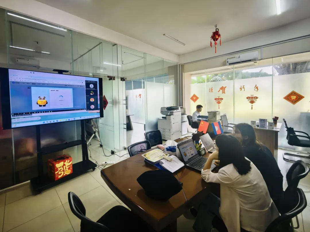 法国巴黎大学孔子学院举行“春天读诗”首届诗歌朗诵比赛1 图片