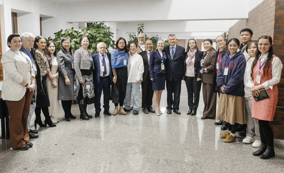 泰国孔敬大学孔子学院与长安汽车泰国公司举行座谈1 图片