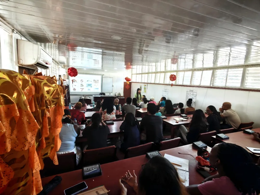 白俄罗斯国立大学共和国汉学孔子学院联合举办第九届白俄罗斯共和国大学生奥林匹克中文竞赛1 图片