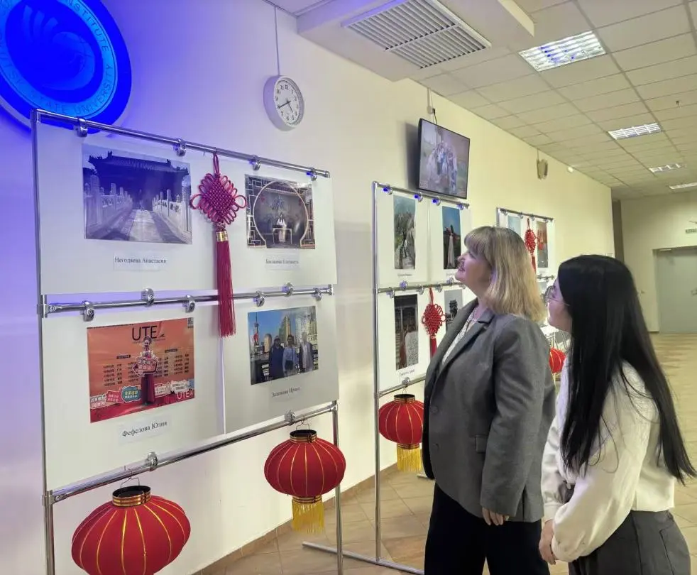 德国埃尔福特孔子学院举办“笔歌墨舞”书画课堂师生作品展1 图片