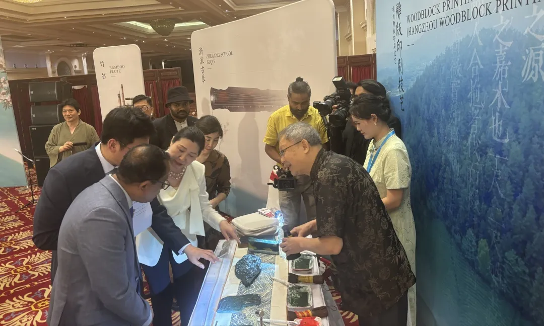 白俄罗斯布列斯特国立普希金大学孔子学院与中国社会科学院俄罗斯东欧中亚研究所举行座谈会2 图片