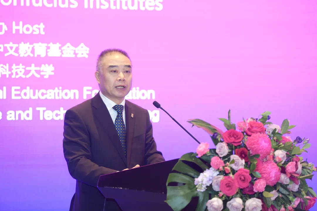 中国国际中文教育基金会副理事长、秘书长赵灵山 图片