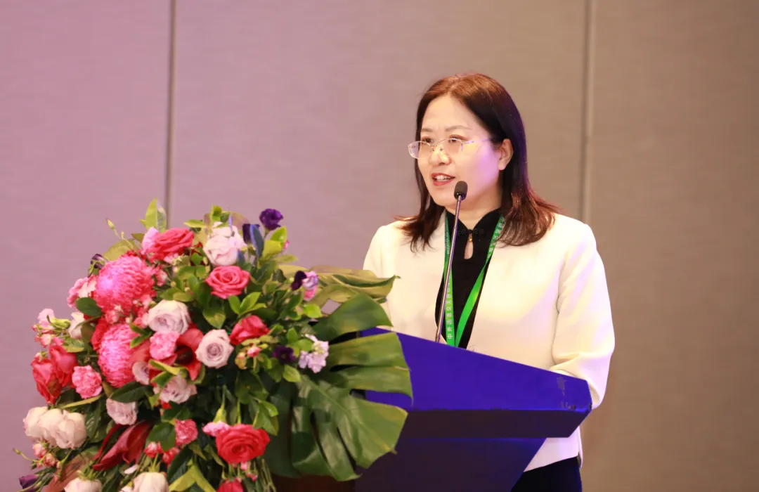 俄罗斯圣彼得堡私立补充教育“孔子”东方语言文化学院孔子课堂中方负责人杨翠艳 图片