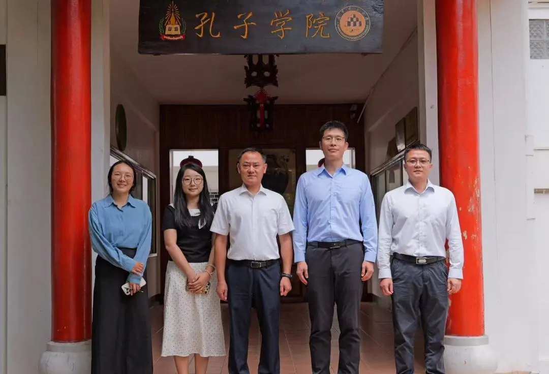 巴布亚新几内亚科技大学孔子学院联合开设旅游与酒店管理系中文课程2 图片