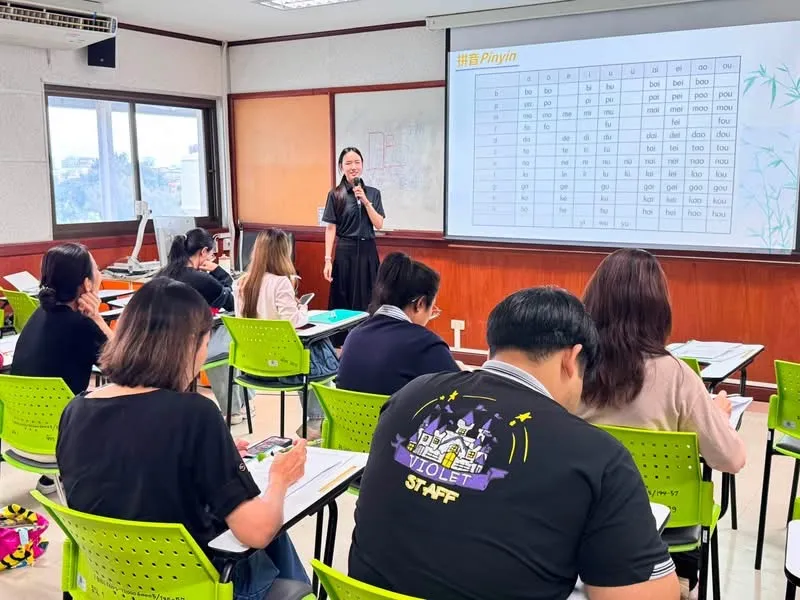 葡萄牙波尔图大学孔子学院参加“汉语桥”赴华夏令营1 图片