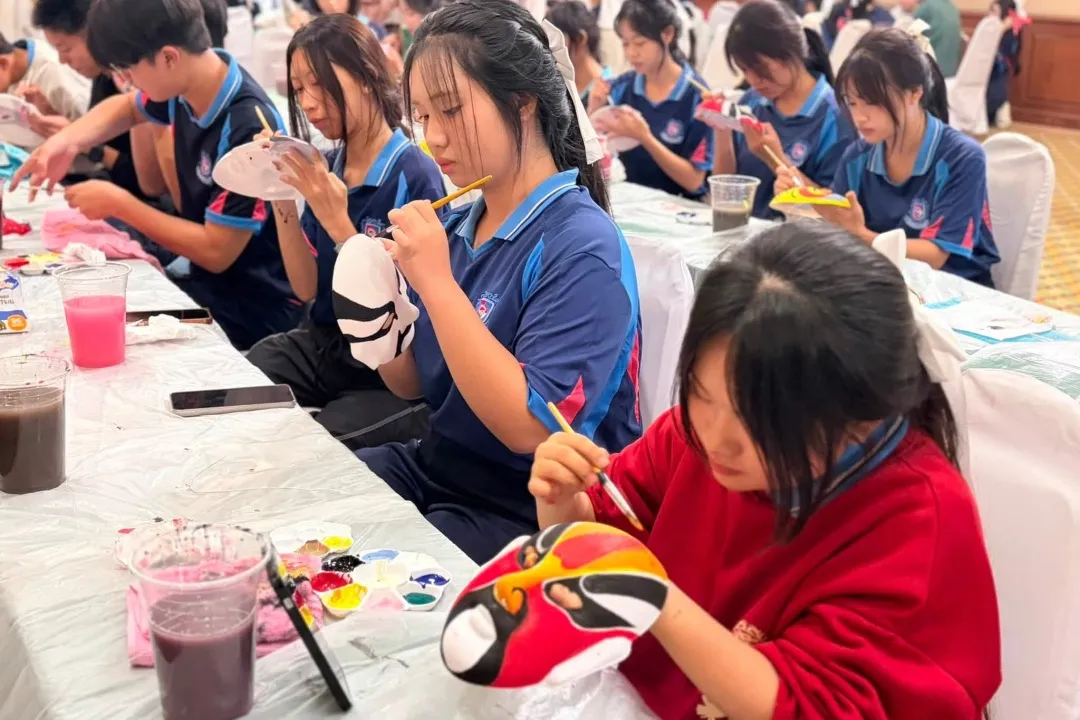 老挝苏发努冯大学孔子学院与中国电建老挝南欧江流域发电有限公司举行座谈会1 图片