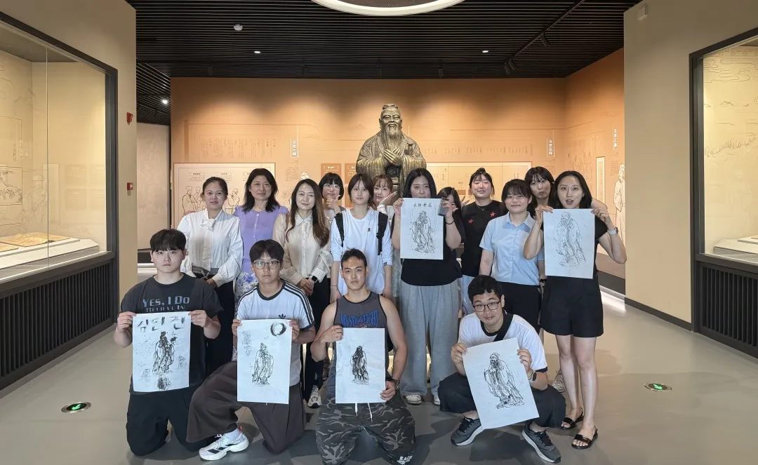 尼泊尔L.R.I国际学校孔子课堂学员获“新时代中国·新画卷”——第八届尼泊尔中小学“我心目中的中国”绘画大赛一等奖1 图片