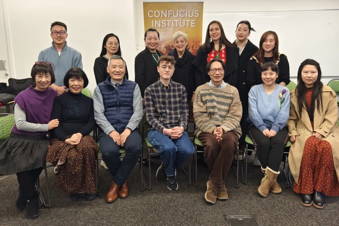 泰国清迈大学孔子学院与中国外语教学与研究出版社中国语言文化出版分社举行座谈会2 图片
